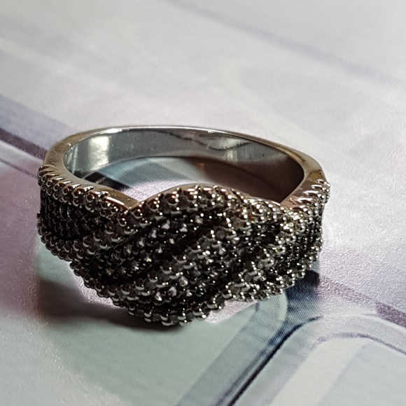 Cluster Cocktail Ring Cubic Zirconia 925 Size 9 BLACK AND CLEAR CZ MODERNISTIC - Picture 3 of 8